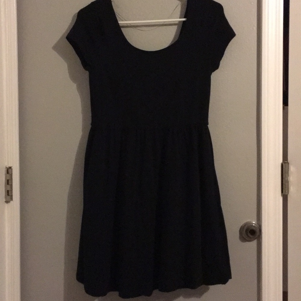 Black short sleeve dress